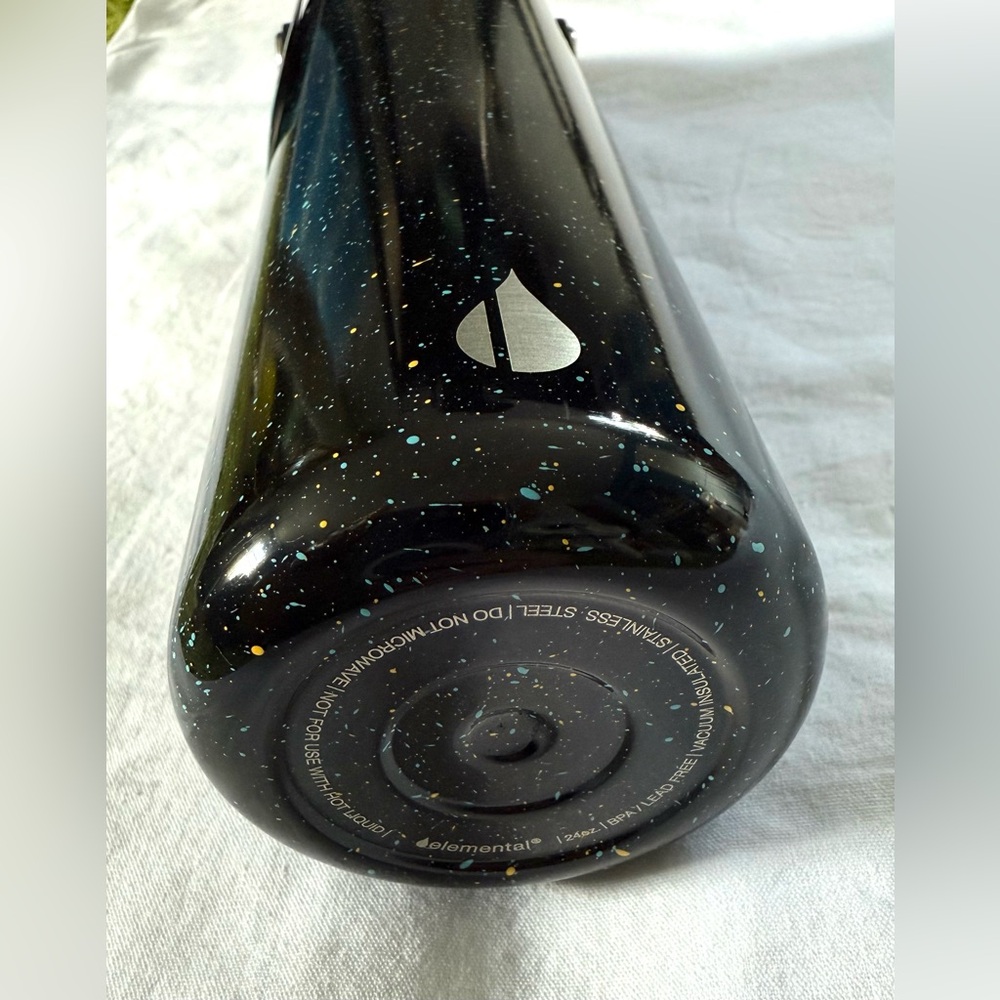 Elemental 24oz Insulated Water Bottle- Black Speckle - Picture 6 of 7